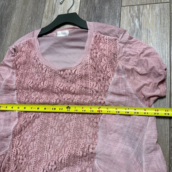Size 3X  Simply Couture super cute lace trimmed top never worn condition. - Picture 5 of 7